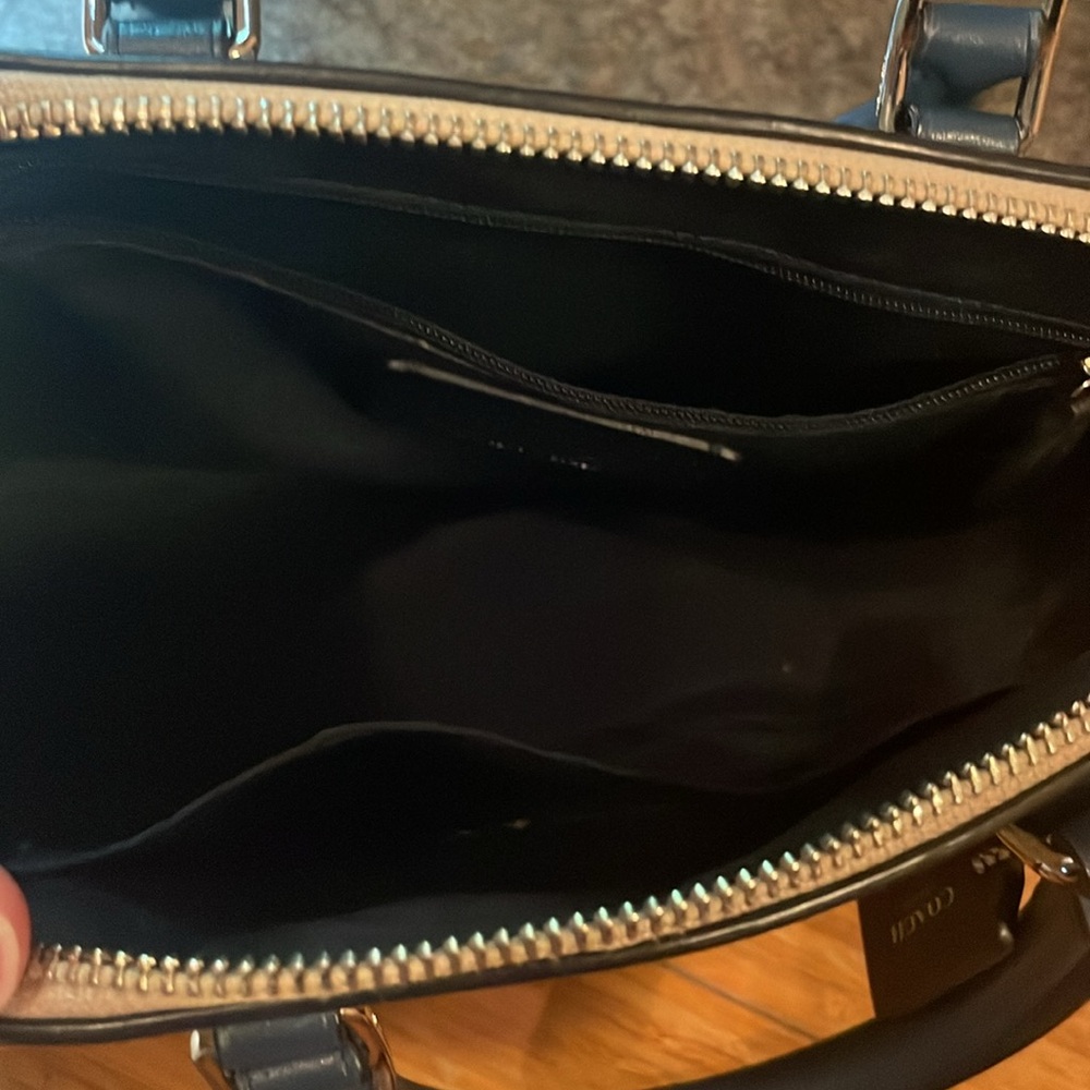 Coach purse - Picture 6 of 8